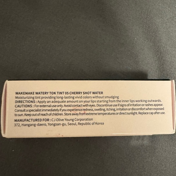 WAKEMAKE Korean Beauty Watery Tok Lip Tint in #5 Cherry Shot - Picture 7 of 8